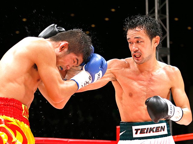 ボクシングWBC世界バンタム級チャンピオン山中慎介サイン入りグローブ