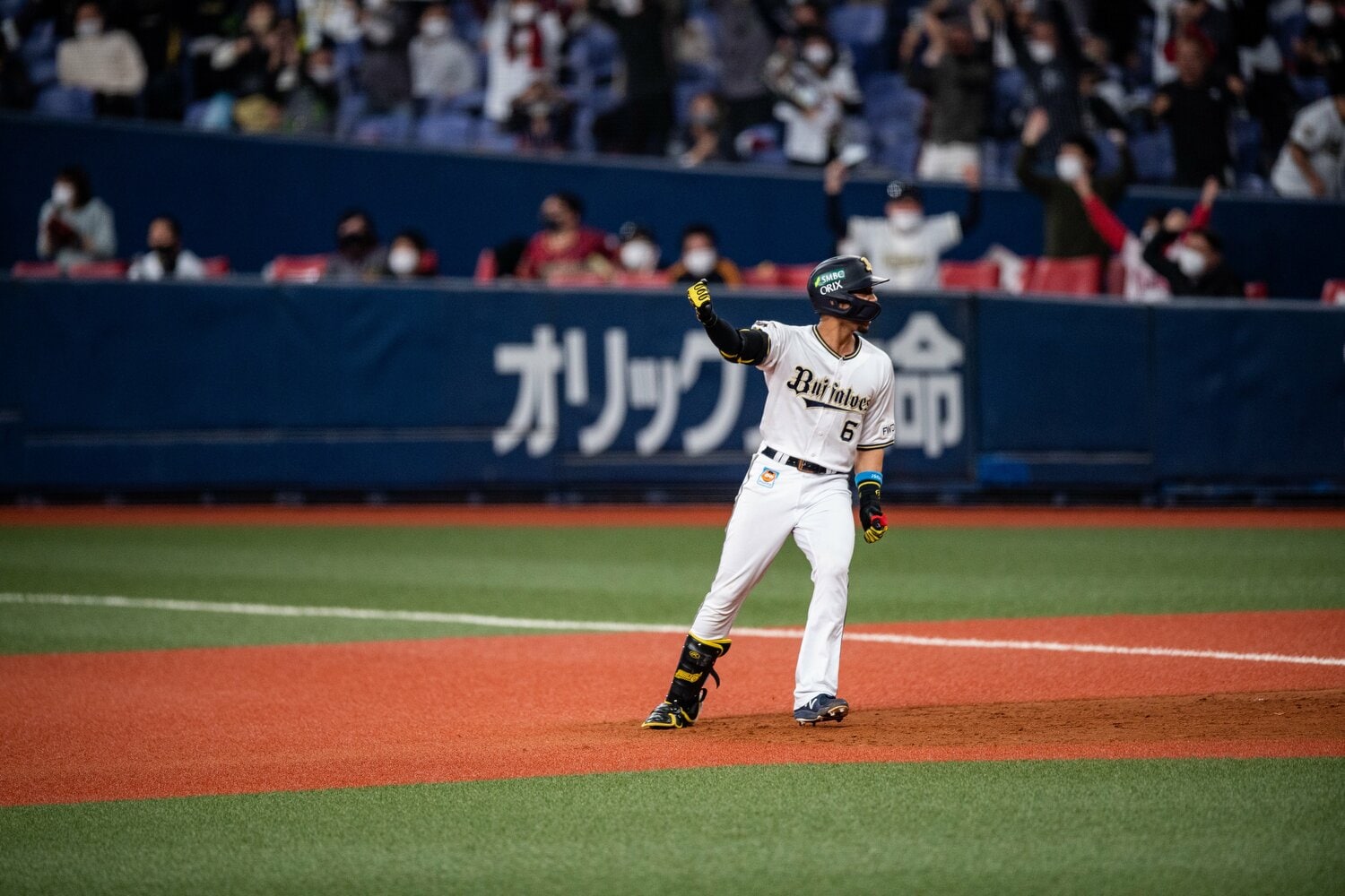 2021年日本シリーズ初戦の9回、値千金の同点打を放った宗。つづく吉田正尚の中越え二塁打でサヨナラ勝ちを収めた ©Nanae Suzuki