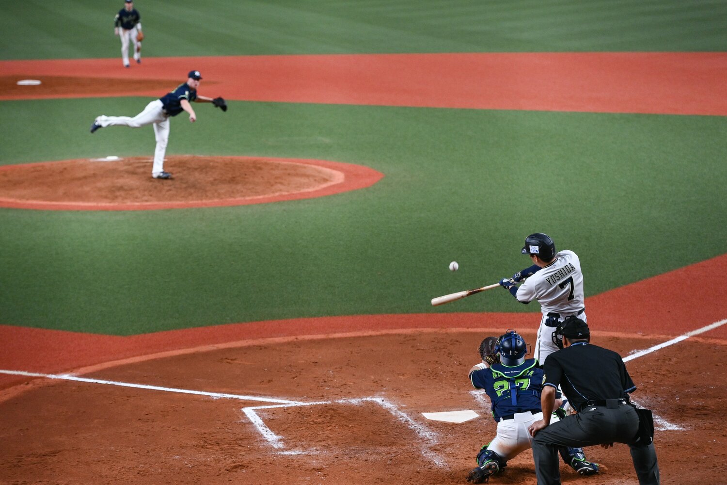 吉田正尚・村上宗隆だけではない“日本シリーズ神宮決戦のカギ”は「急造