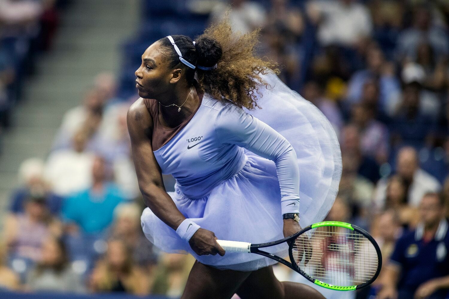 2018年の全米、ワンショルダー風のウェアで登場したセリーナ。決勝で大坂に敗れて初優勝を許した　©Getty Images