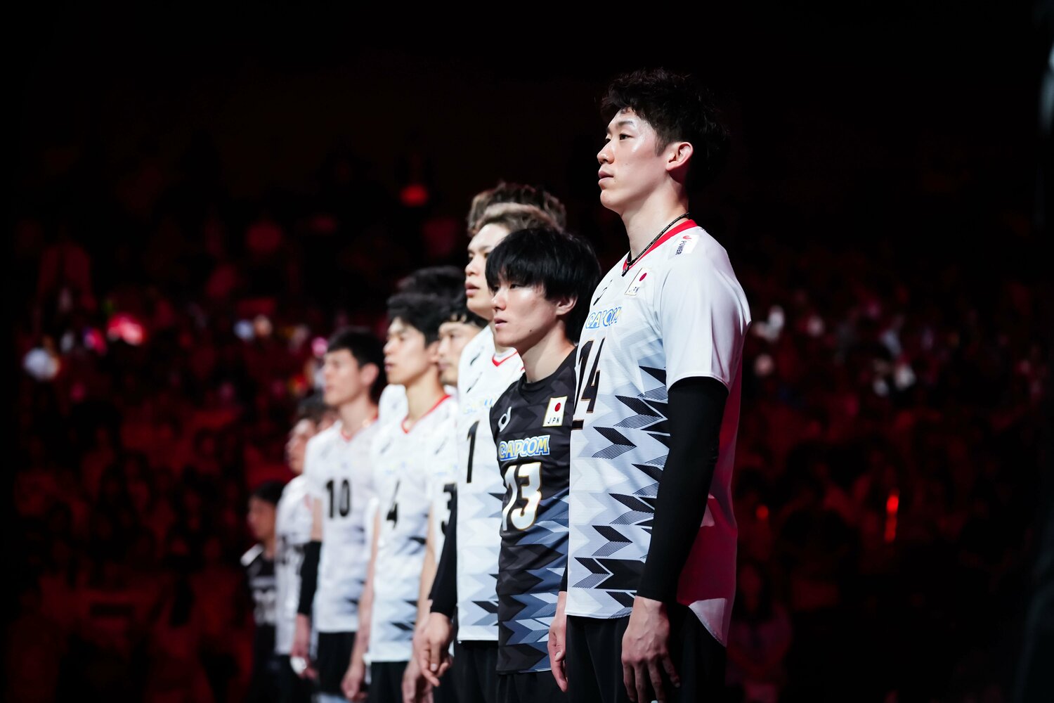 VNL福岡ラウンド初戦、スタメンに抜擢された小川智大　©︎Volleyball World