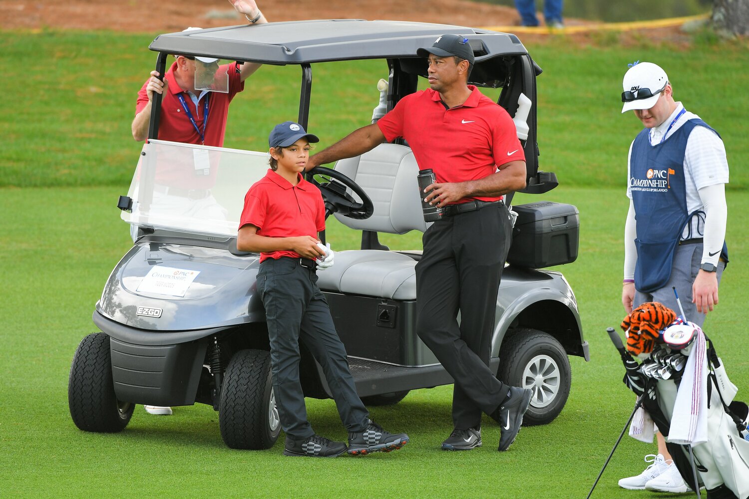 長男・チャーリー君（左）とプレーしたPNCチャンピオンシップ　©︎Getty Images