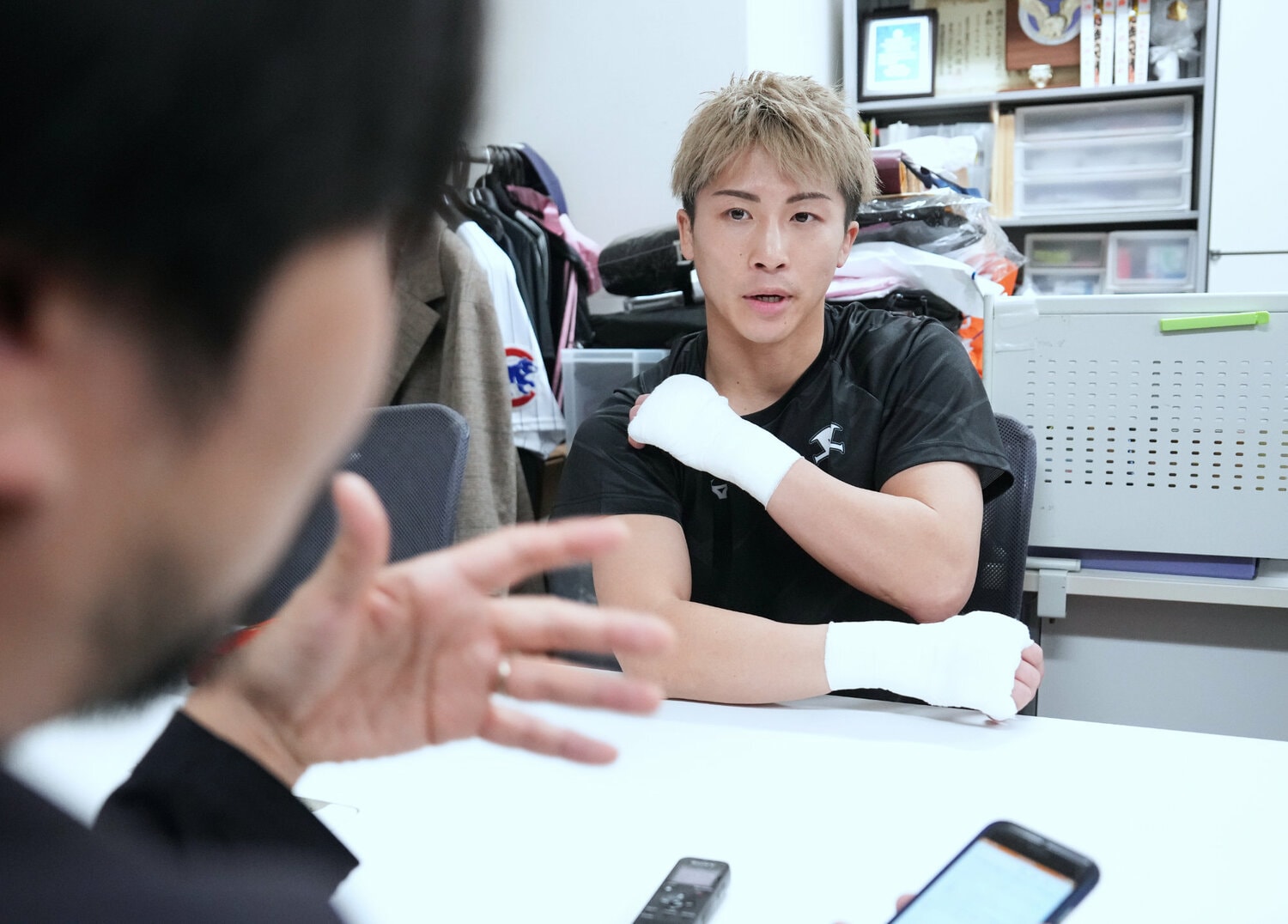 米リングマガジンのインタビュー風景　©︎Naoki Fukuda