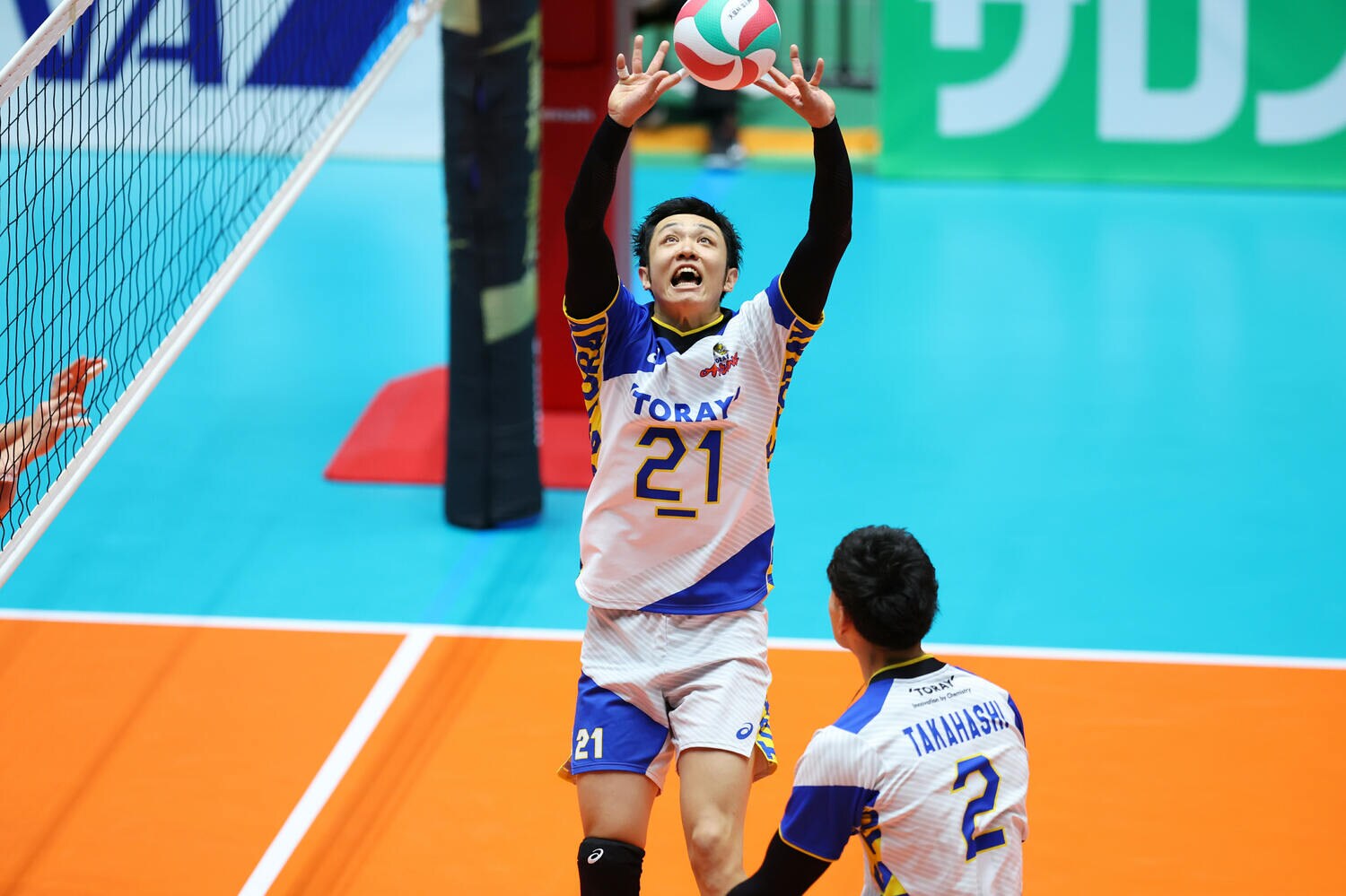 V1東レアローズの正セッターとして活躍した藤井（2021年）©︎Naoki Morita/AFLO SPORT
