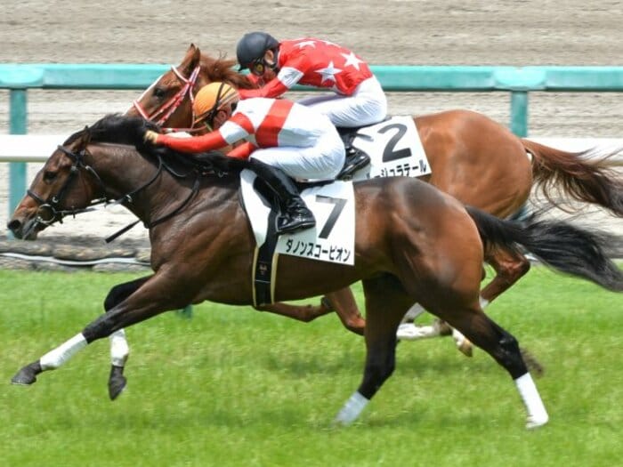 【新馬戦】アーモンドアイのような“特別な走り”？ 2歳馬・ダノンスコーピオンに期待がかかる“偉業”とは＜Number Web＞ photograph by Sankei Shinbun