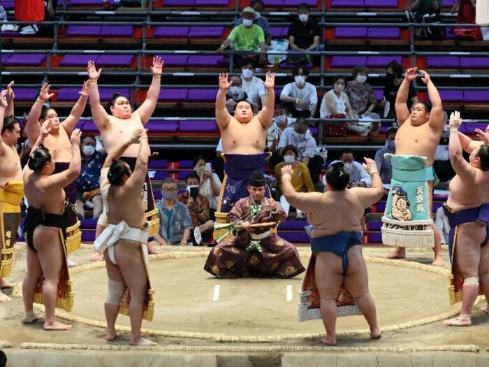 「ここまでやっていたのに?」“ご意見番”武蔵丸もショック、23人休場で異例事態の名古屋場所…逸ノ城の優勝は「ビックリした」<Number Web> photograph by Sankei Shimbun