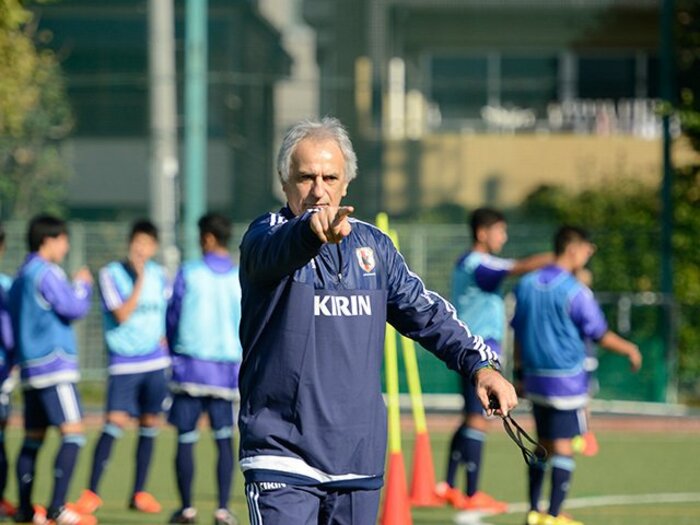 「本田はDFの背後に走り始めている」ハリルが中学生合宿で語った日本論。＜Number Web＞ photograph by Sports Graphic Number