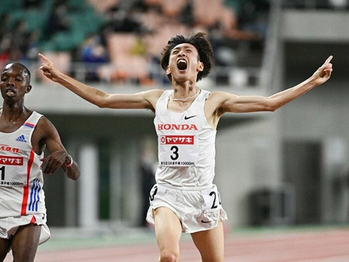 両脚疲労骨折から復活…五輪内定・伊藤達彦、“らしくない”レース運びのワケ 「五輪では相澤晃に絶対に負けたくない」＜Number Web＞ photograph by Asami Enomoto