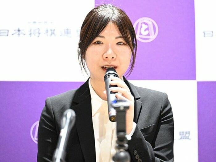 「初の女性棋士ならず」で埋もれるのは惜しすぎる…観戦棋士が見た西山朋佳vs柵木幹太の舞台裏「しびれた。手が伸びてるね」「妹弟子も棋士室に」＜Number Web＞ photograph by Keiji Ishikawa
