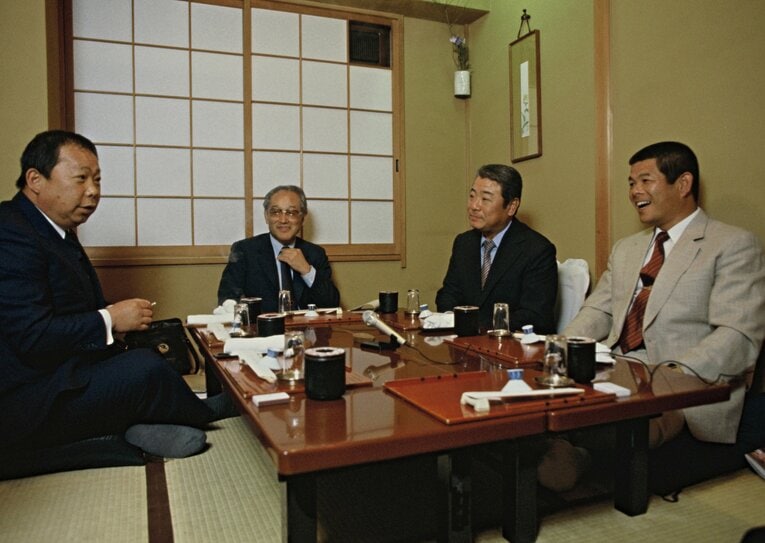 『Number』誌上で行われた甲子園についての対談。右から2人目が中京高校の杉浦藤文監督（1983年撮影）©Sports Graphic Number