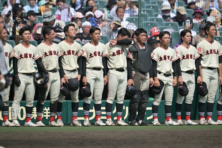 準決勝で慶応に敗れた土浦日大も「非・丸刈り」の代表校だった　©Hideki Sugiyama