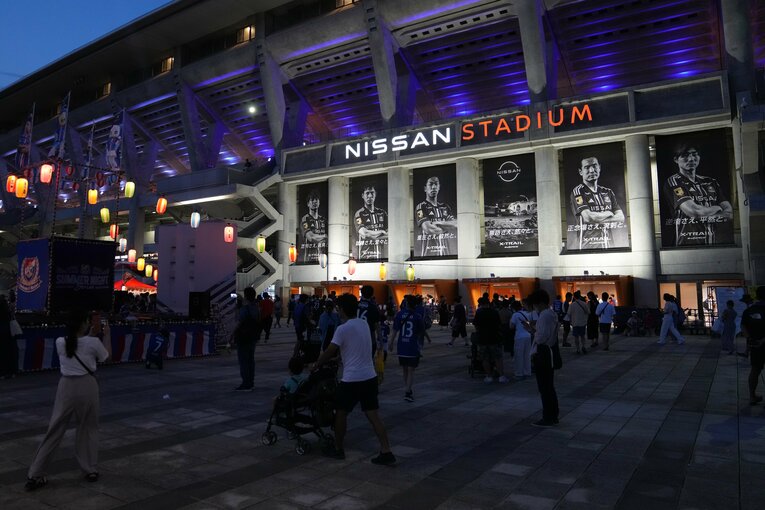 日が沈み、試合開始が迫った日産スタジアム