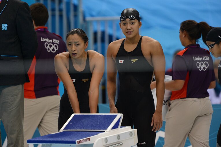 ロンドン五輪に出場した2012年限りで現役を引退した伊藤華英（左）　©︎JMPA