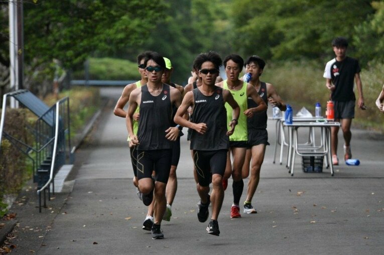 ８月中は夏合宿が行えなかったため、所沢キャンパス内での練習が中心になった早稲田大学競走部 ／ photograph by Satoshi Wada