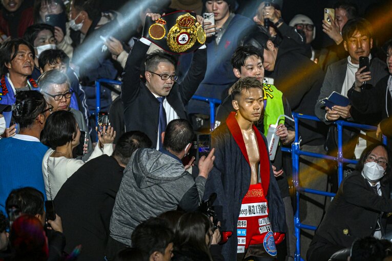 堤聖也の入場　©Takuya Sugiyama