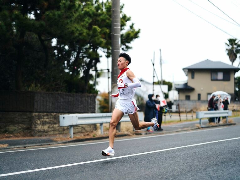 往路メンバーで唯一、体調不良がなかったという4年生の湯浅仁は4区3位と好走　©Yuki Suenaga