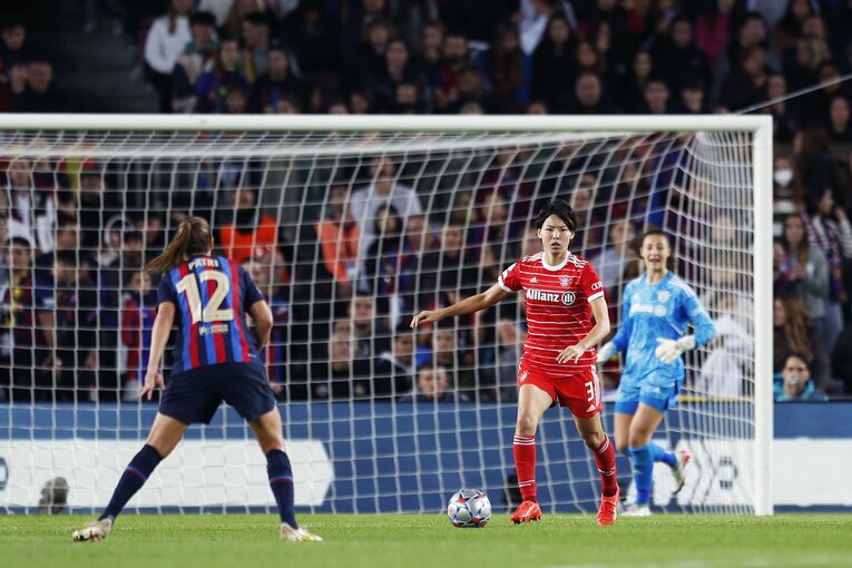 W杯ブラジル戦のウラで「バルサ女子がカンプノウで4万6967人」盛況なワケ… メッシ後に君臨する“女王”、熊谷紗希が見せた悔しさ(37)