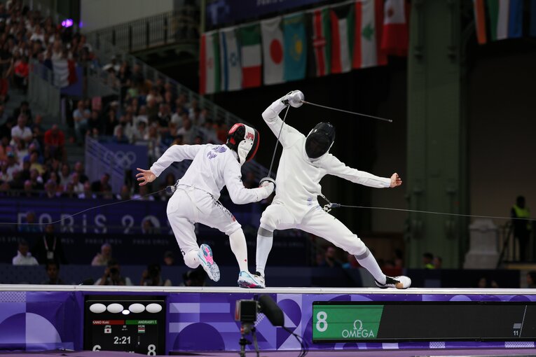 男子エペ個人準決勝。加納虹輝vs.ティボル・アンドラーシュフィ　©JMPA
