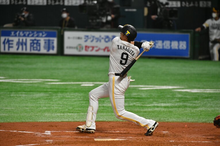 日本シリーズ第4戦でも“マン振り”でホームランを放った柳田　(C)Hideki Sugiyama