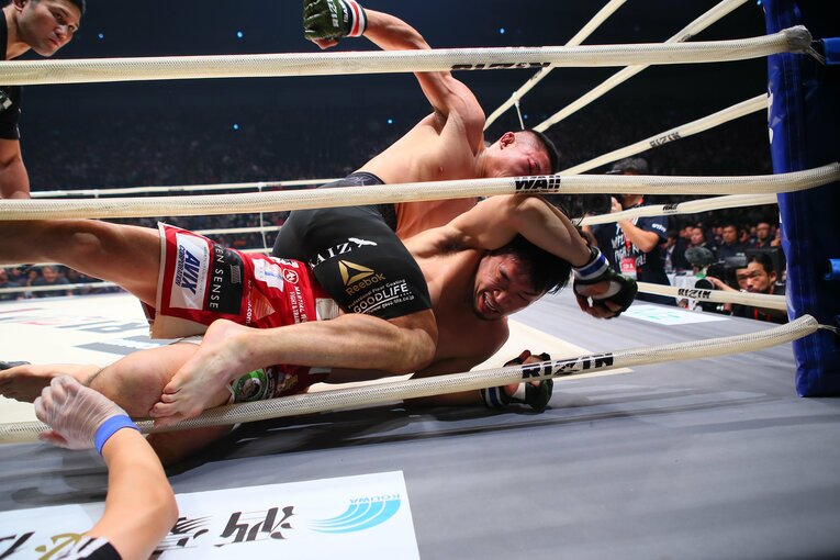 2017年大晦日、RIZINバンタム級トーナメント決勝で堀口恭司と対戦　©RIZIN FF