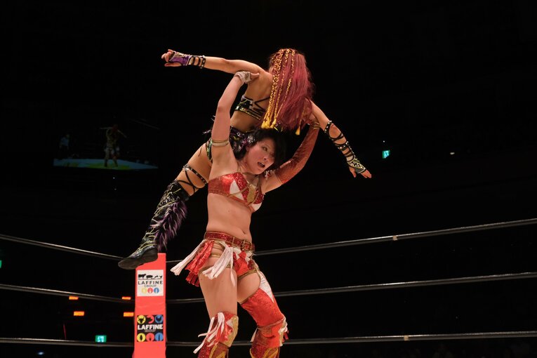 「日本スタイルも出し切った」イヨ・スカイが“WWEでは使えない大技”を…林下詩美が女子プロレス新団体で叶えた夢「今日は紫雷イオが見れた」(57)
