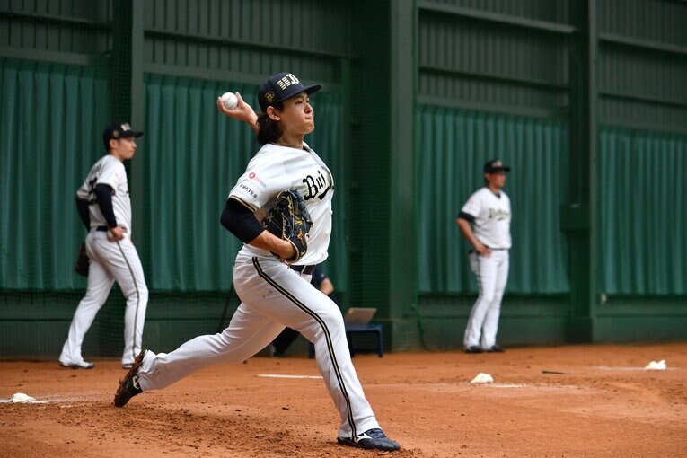 投球練習する宮城　©︎Hideki Sugiyama