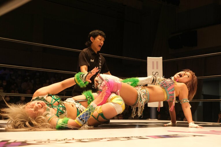 白川未奈＆マライア・メイvsMIRAI＆壮麗亜美　©Norihiro Hashimoto