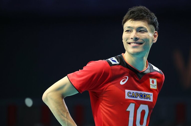 202cmのミドルブロッカー高橋健太郎（27歳）。ブラン監督も信頼を寄せる高いブロック力は、五輪メダル獲得のカギを握っている ／ photograph by YUTAKA/AFLO SPORT