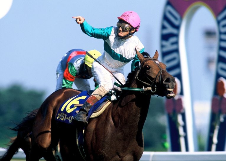 メジロドーベル　©BUNGEISHUNJU