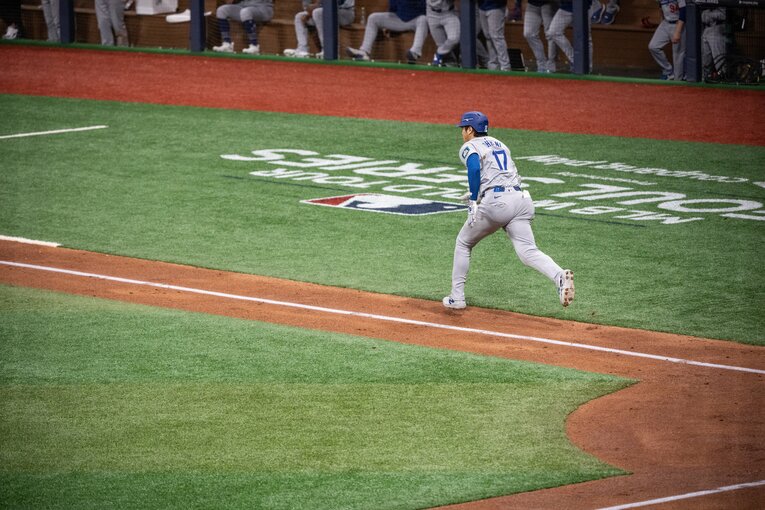 初ヒットに向け走り出す　©Nanae Suzuki