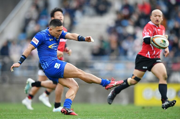 スーパーラグビー・サンウルブズ移籍を発表した小倉順平。両立が難しいシーズンとはいえ、所属先に籍を残すのが常だが、小倉は退路を断った。 ／ photograph by MATSUO.K/AFLO SPORT