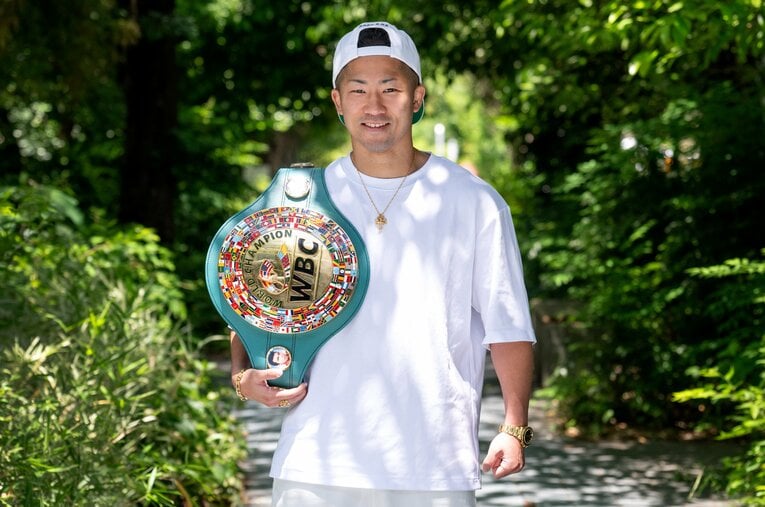 井岡一翔とのWBC世界バンタム級タイトルマッチで大差の判定勝ちを収めた井上拓真のインタビュー（前編） ／ photograph by Takashi Shimizu
