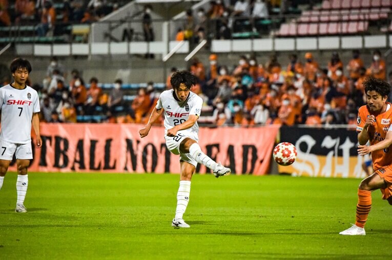 天皇杯2回戦の清水エスパルス戦でシュートを放つMF田口駿
