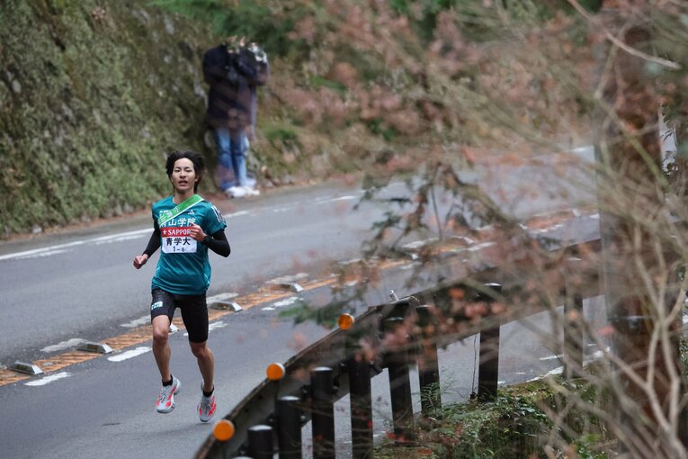 山下りで有言実行の56分台の区間新記録をマークした野村　©︎JMPA