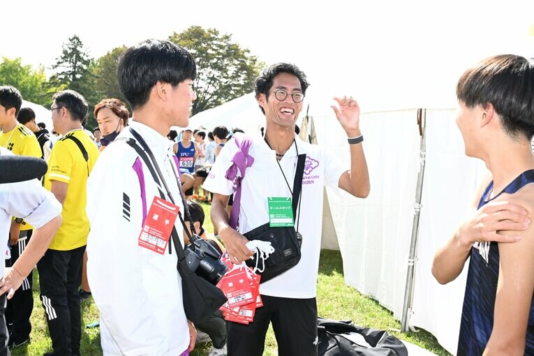 予選会を終え、笑顔が見えた皇學館大の寺田監督　©Keiji Ishikawa