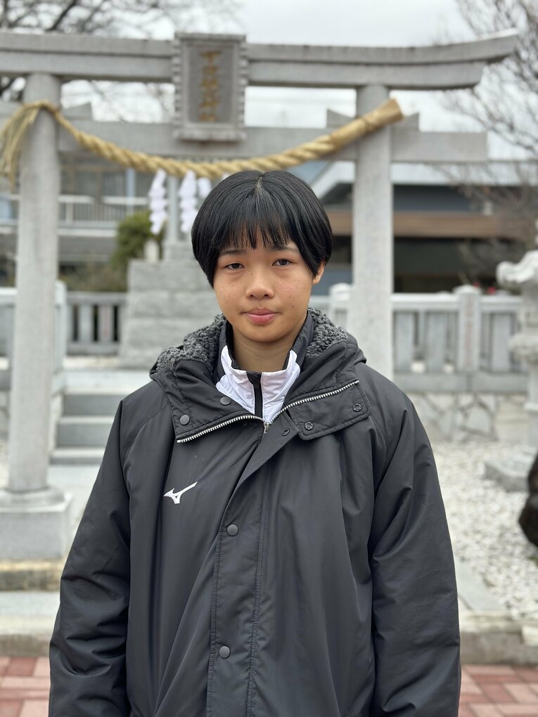 2024年1月の取材時。避難所生活を送りながら日本語の苦手な母に代わって志望届の提出など行政とのやりとりも16歳の彼女が担った　©Yuji Yanagawa