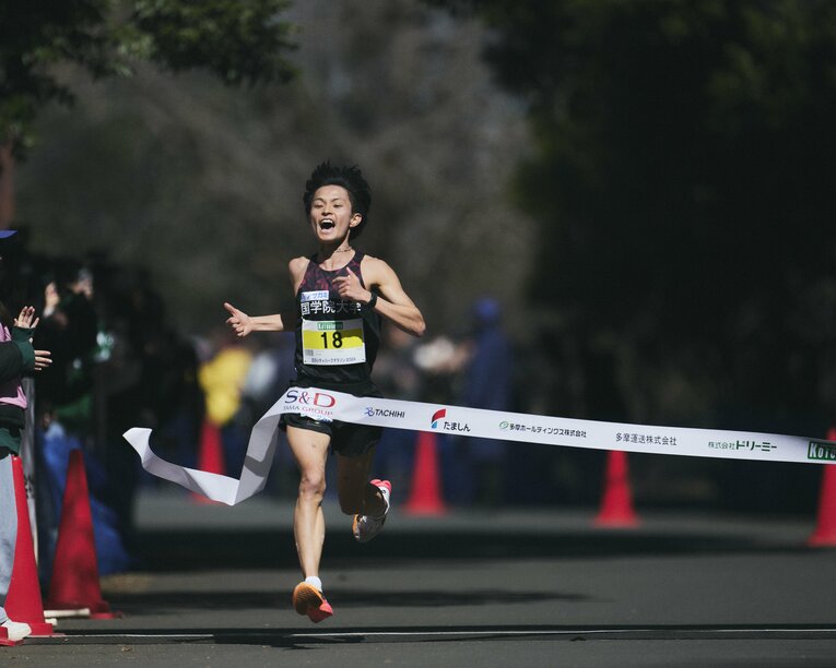 この春はエース格の平林清澄、山本歩夢の上級生に加え、写真の青木ら下級生の活躍も目立った　©Yuki Suenaga