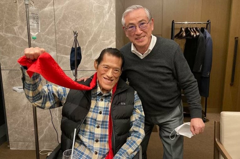 晩年のアントニオ猪木と実弟・啓介さん。啓介さんが振り返った42年前の「事件」の真実とは何だったのか／猪木啓介氏提供
