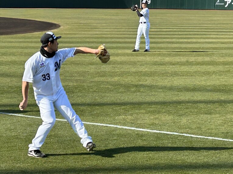 【テレビに映らないロッテキャンプ初日写真】　（写真は右へ続きます）　©Kou Hiroo