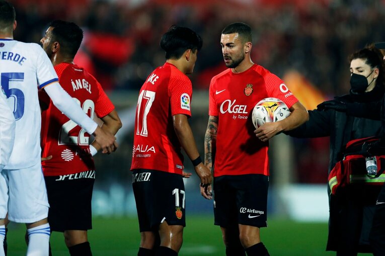 「クボ潰しにロドリゴが戻ってこない？」 “レアルでのライバル”に削られた久保建英… 手痛い敗戦の内実〈撮影者の視点〉(17)