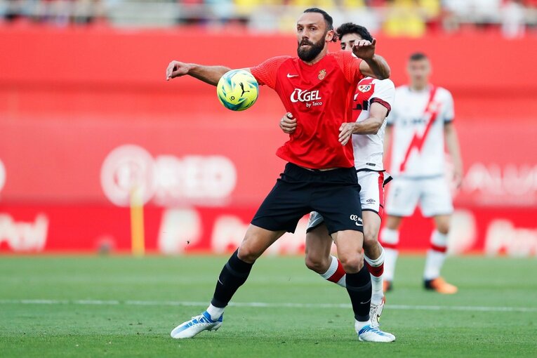 「クボ、ユニホームお願い」来季のレアル去就報道が出てもマジョルカで愛される久保建英…「残留か降格の最終節」で輝くか〈撮影者の視点〉(31)