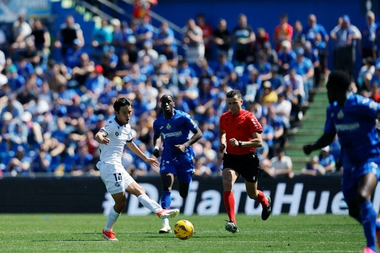 「タケ、好きだけど少し疲れてるのかな」“サブ続き”久保建英に少年ファンがホンネも…“マドリー戦で完全復調”をカメラマンが期待するワケ(16)