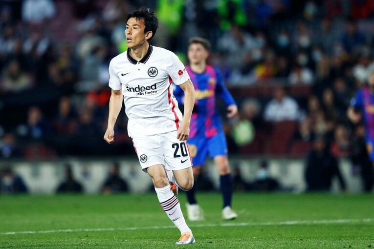 「初めて日本人がバルサのカンプノウで勝利」歴史的瞬間を撮った… 鎌田大地のアシストと献身に感動した理由〈長谷部誠も出場〉(34)