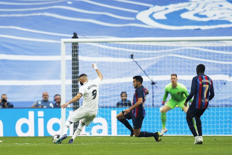 バルサの「タレント頼みで大雑把な攻撃＋脆いDFライン」危機的な不甲斐なさ… “盤石マドリーと明暗くっきりクラシコ”を撮った(28)