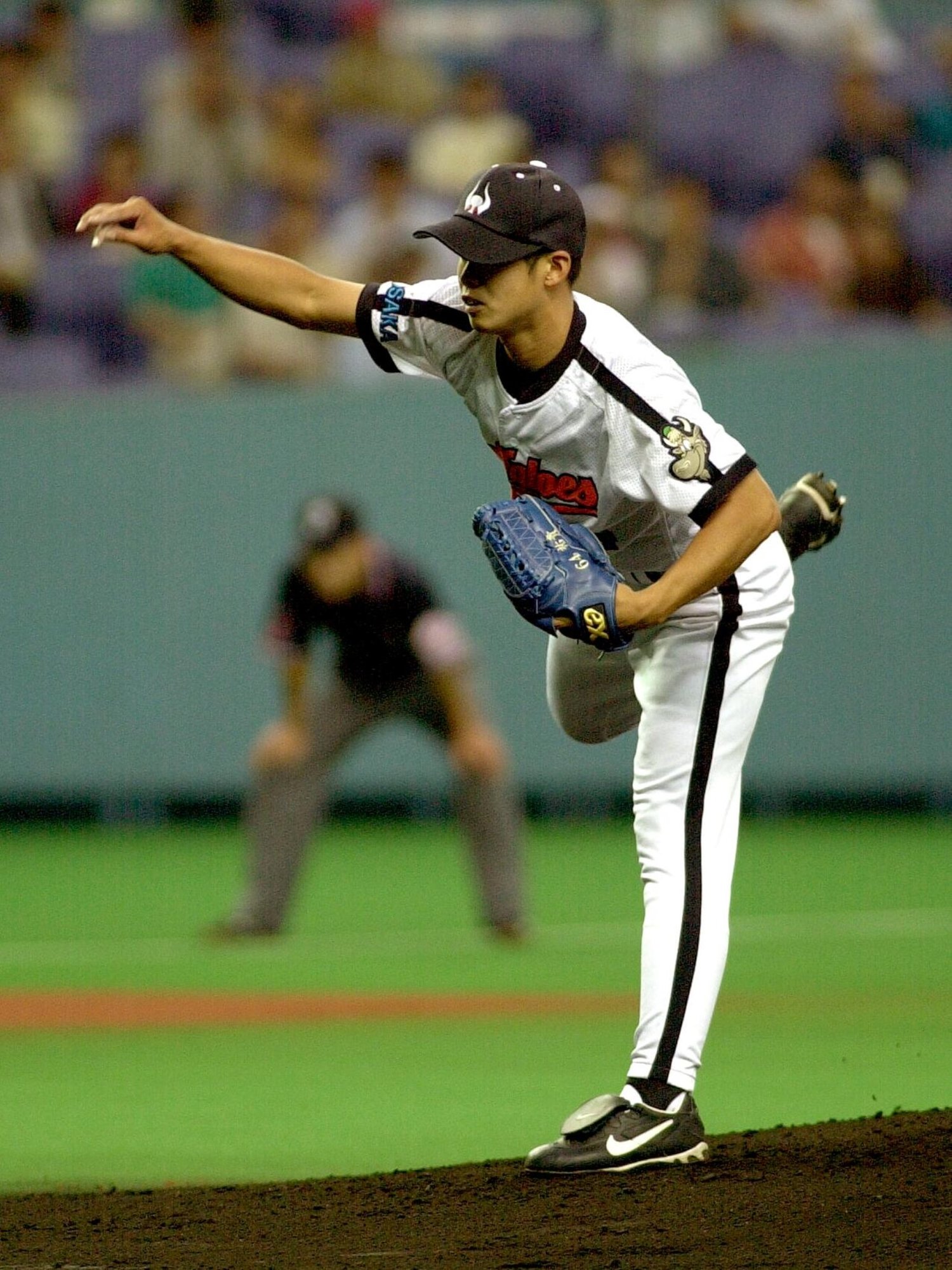 2000年5月24日、千葉ロッテ戦でプロ入り後初の完投勝利をマーク。174球を投げ切った　©Sankei Shimbun