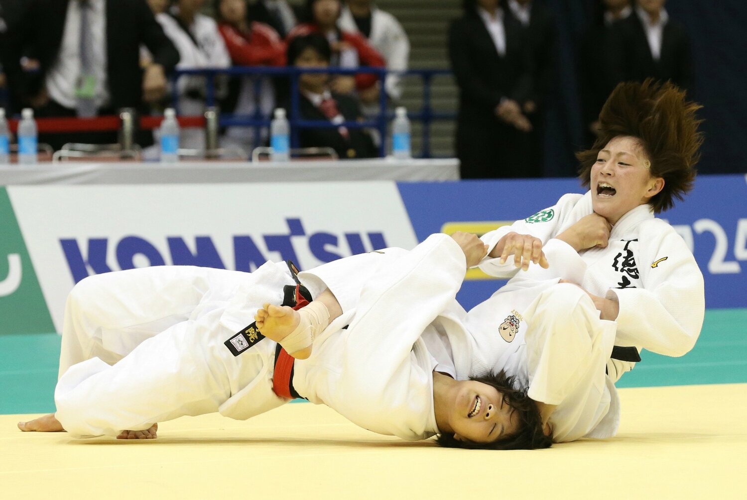 阿部詩に一本勝ちを収める角田。じつは阿部にとって大きな壁だった　©JIJI PRESS