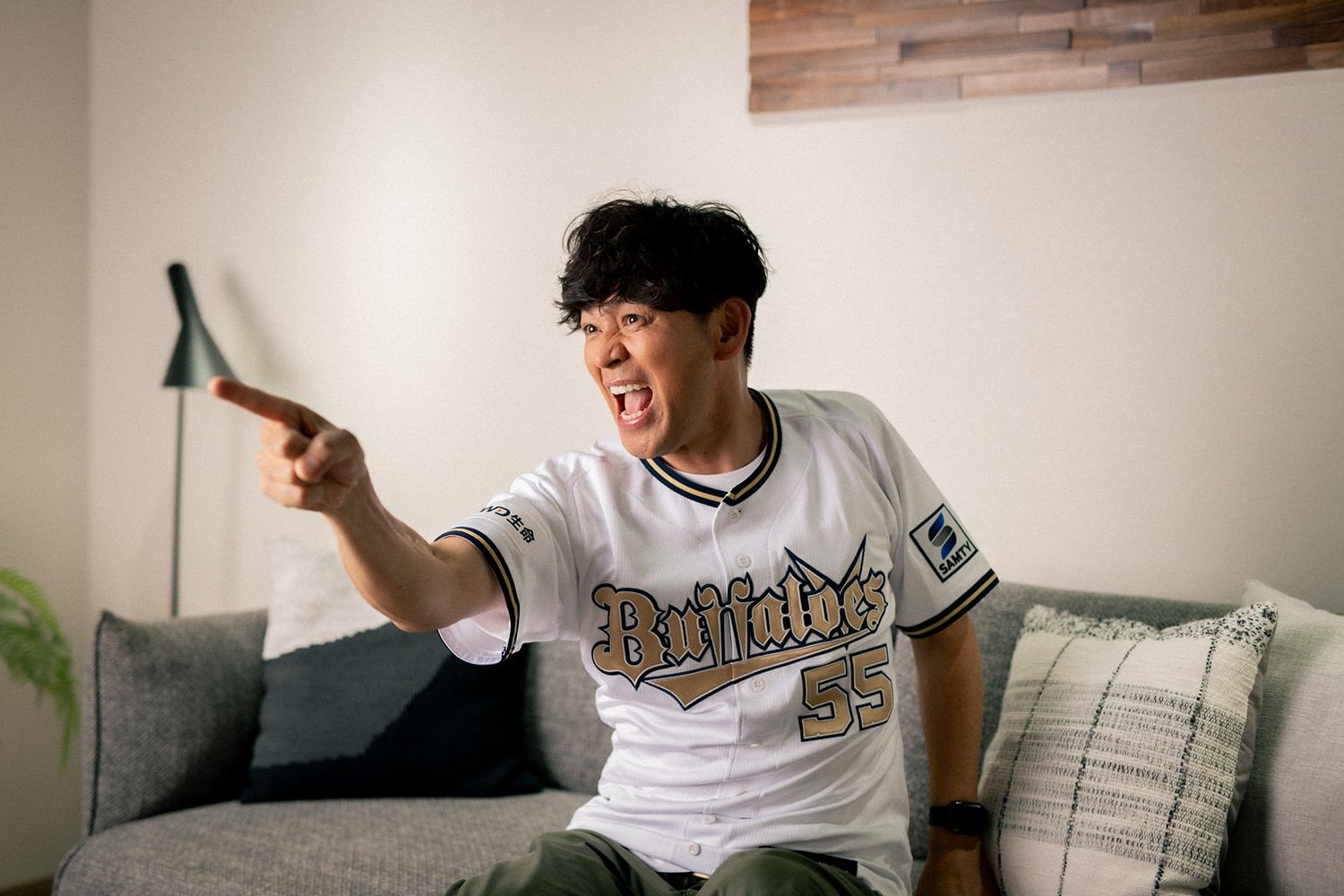 シーズン中は配信で全ての試合を観戦し、画面越しに熱い声援を送る