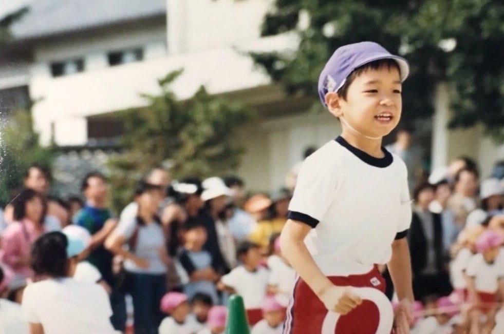 幼い頃から手脚が長く、身長もグングン伸びていった(写真/母・純子さん提供)