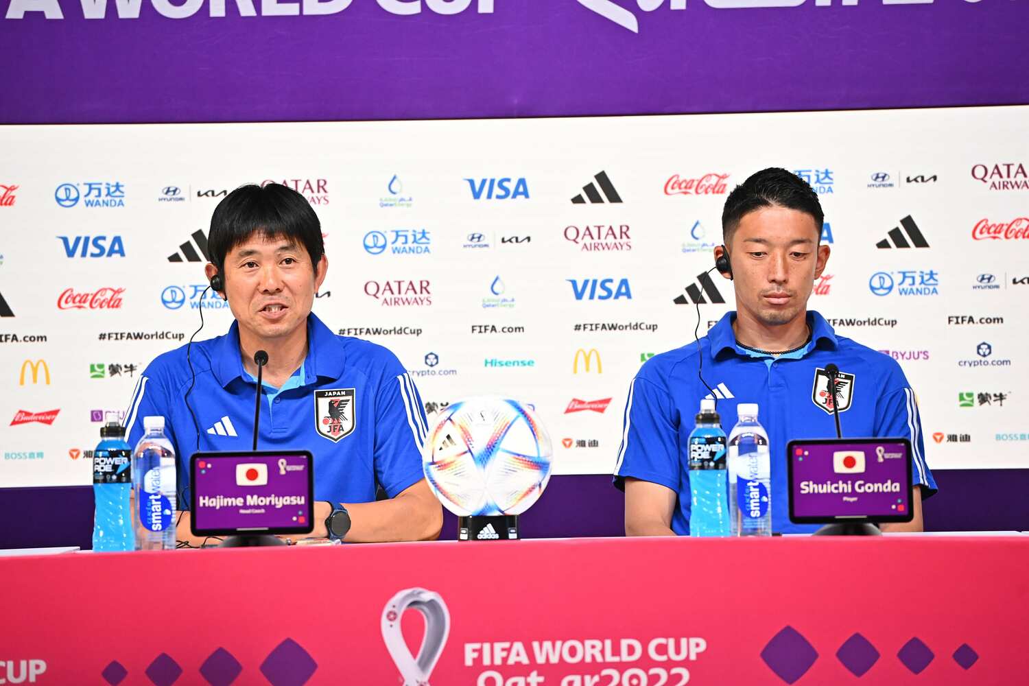 スペイン戦前日会見にGKの権田修一と臨んだ森保監督　©Takuya Kaneko／JMPA