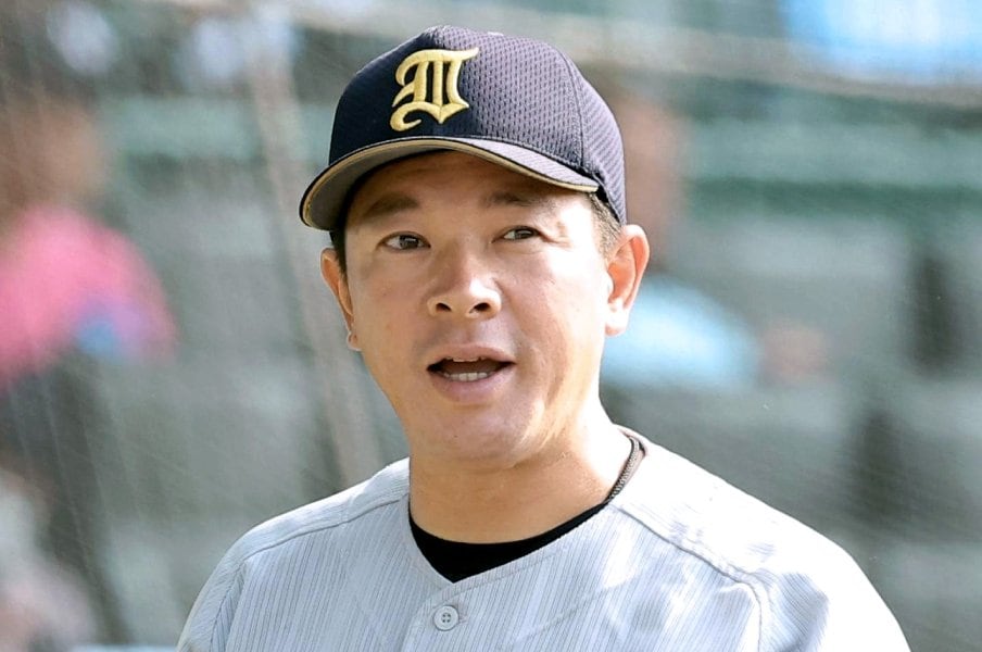 仙台育英の監督“テレビに映らない”敗戦後の姿「采配ミスでした」須江航の“プラン通りだった”沖縄尚学とタイブレーク「人間は失敗からしか成長できない」＜Number Web＞ photograph by AFLO
